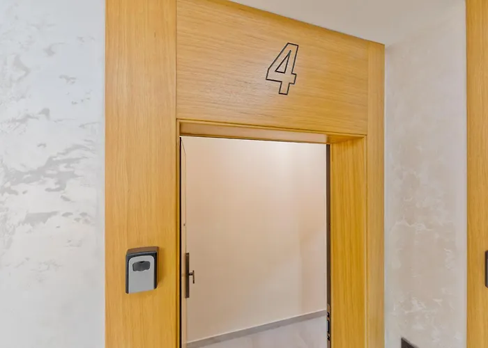 Villa, Sauna, Free Parking Near And Center Apartment *