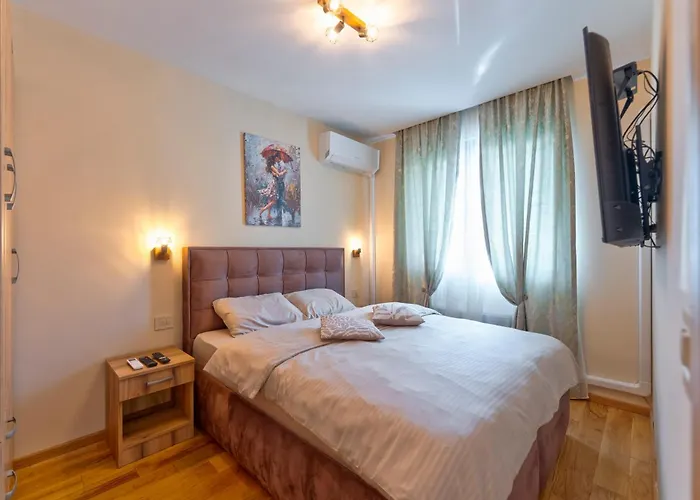 Villa, Sauna, Free Parking Near And Center Apartment