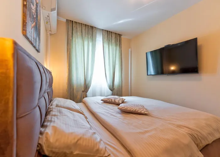 Villa, Sauna, Free Parking Near And Center Apartment *